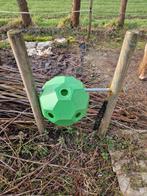 Slowfeeder hooibal op rek, Enlèvement