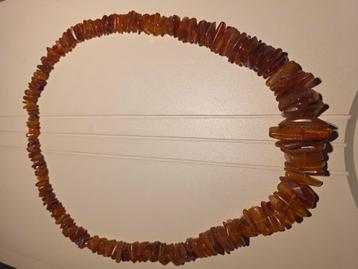 twee amber halskettingen.  beschikbaar voor biedingen