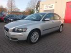 Volvo v40 2.4 benzine bj 2004 140000 km goede staat, Auto's, Volvo, Te koop, Zilver of Grijs, Berline, Benzine