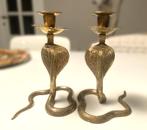 2 Bougeoirs cobra en laiton, Enlèvement ou Envoi, Autres couleurs, Comme neuf, Autres matériaux