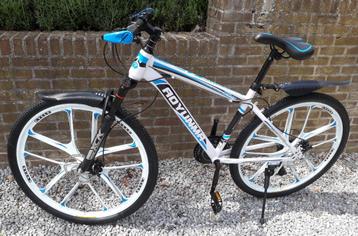 Nieuwe jongensfiets beschikbaar voor biedingen