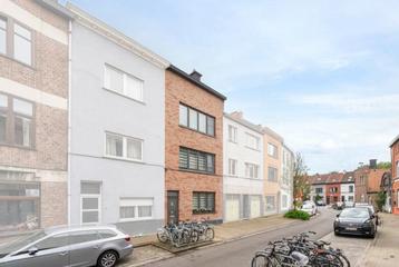 Huis te koop in Sint-Amandsberg, 5 slpks beschikbaar voor biedingen