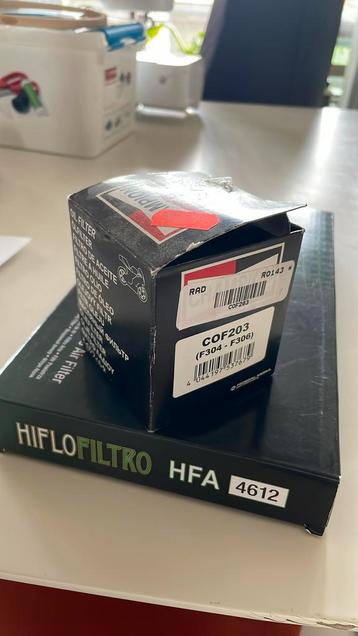 Oliefilter en luchtfilter beschikbaar voor biedingen