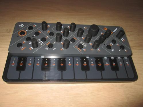 Modal Skulpt - Virtuele analoge 4-Voice Synthesizer, Muziek en Instrumenten, Synthesizers, Gebruikt, Overige aantallen, Overige merken
