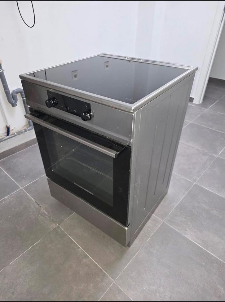 Gazinière à induction quatre foyers avec four, Electroménager, Fours, Comme neuf, Enlèvement
