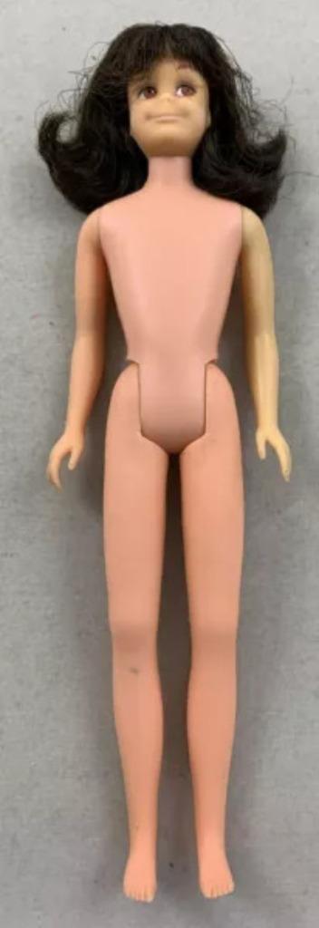 Barbie Skooter buigzame benen pop Vintage 1965 1960s Japan, Verzamelen, Poppen, Zo goed als nieuw, Pop, Verzenden