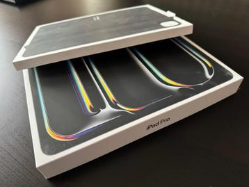 Pad Pro 13” (M4, 256GB, garantie 2025) + Pencil Pro + clavie, Computers en Software, Apple iPads, 13 inch of meer, Nieuw, Ophalen of Verzenden