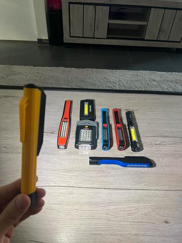 8 zaklampen met magneten  beschikbaar voor biedingen