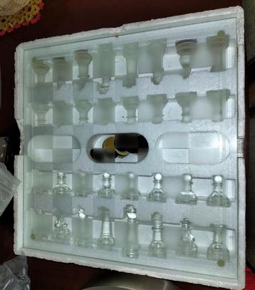 Checkmat van Kristallen  beschikbaar voor biedingen