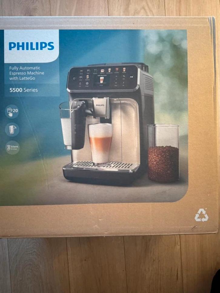 Philips 5500 Espressomachine – Nieuw (Zwart), Elektronische apparatuur, Koffiezetapparaten, Nieuw, Gemalen koffie, Koffiebonen