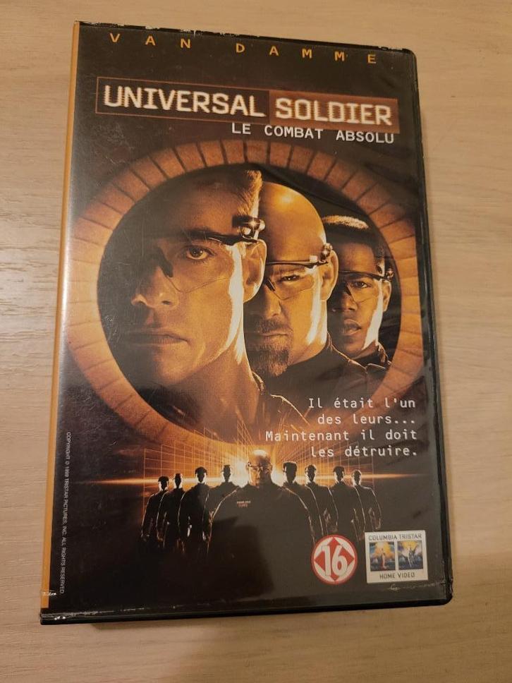 k7 vhs universal soldier le combat absolu, Cd's en Dvd's, VHS | Film, Zo goed als nieuw, Science Fiction en Fantasy, Ophalen of Verzenden