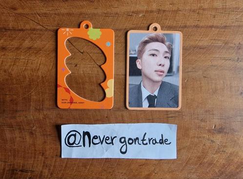 BTS RM/Namjoon PTD in the US random photo charm set, Collections, Musique, Artistes & Célébrités, Neuf, Photo ou Carte, Envoi