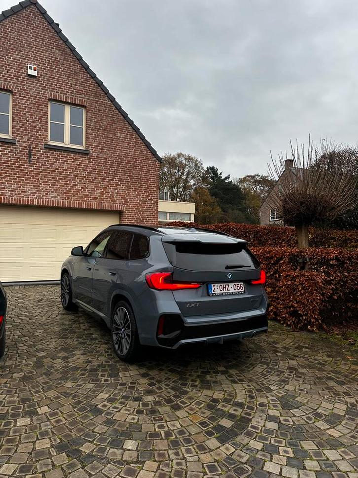 BMW IX1 xDrive30 M-edition - full full option, Auto's, BMW, Particulier, iX1, 360° camera, 4x4, ABS, Achteruitrijcamera, Adaptieve lichten