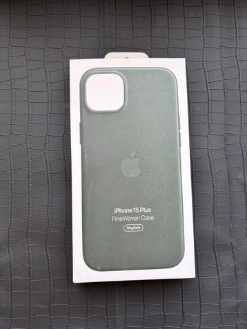Finewoven iPhone 15 plus hoesje beschikbaar voor biedingen