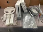 Wii console + 2 bakjes + stuur + 2 spellen, Games en Spelcomputers, Ophalen, Zo goed als nieuw