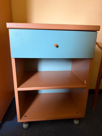 Table de chevet / meuble d’appoint bois clair bleu-vert beschikbaar voor biedingen
