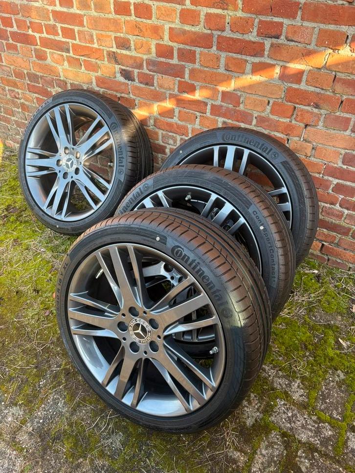 Mercedes Cla velgen nog nieuw zomerset 18inch, Auto-onderdelen, Banden en Velgen, Banden en Velgen, Zomerbanden, 18 inch, 245 mm