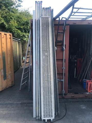 Geremde wielen, aluminium rijen, diagonalen, enz… beschikbaar voor biedingen
