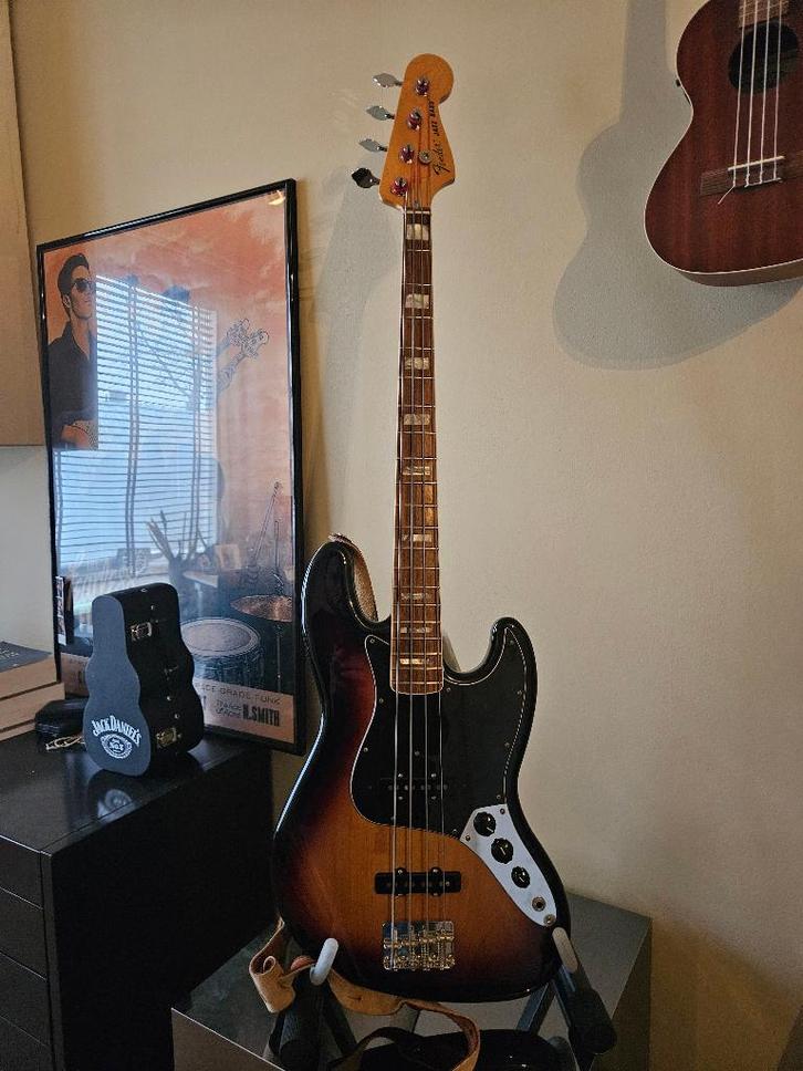 Fender Jazz Bass, Musique & Instruments, Instruments à corde | Guitares | Basses, Enlèvement
