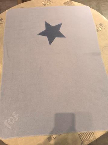 Blauw dekentje met ster (baby boum) beschikbaar voor biedingen