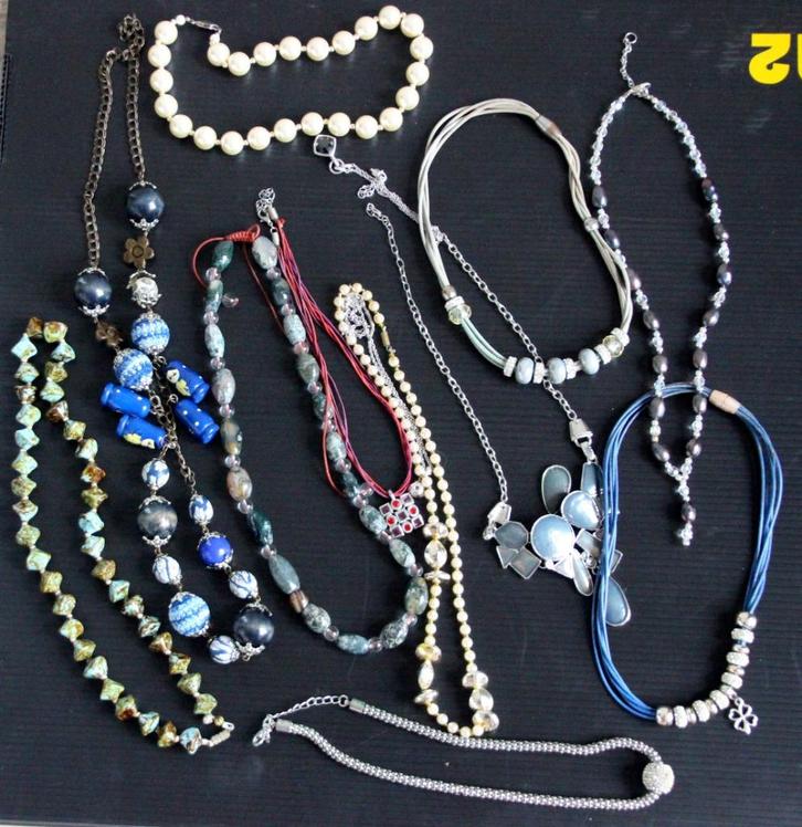 Mooi lot juwelen halssnoeren hangers en armbanden, Handtassen en Accessoires, Kettingen, Gebruikt, Verzenden