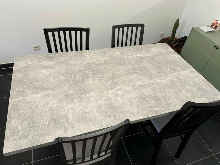 Grijze tafel met 4 stoelen, Huis en Inrichting, Tafels | Eettafels, Gebruikt, Vijf personen of meer, Rechthoekig, Ophalen