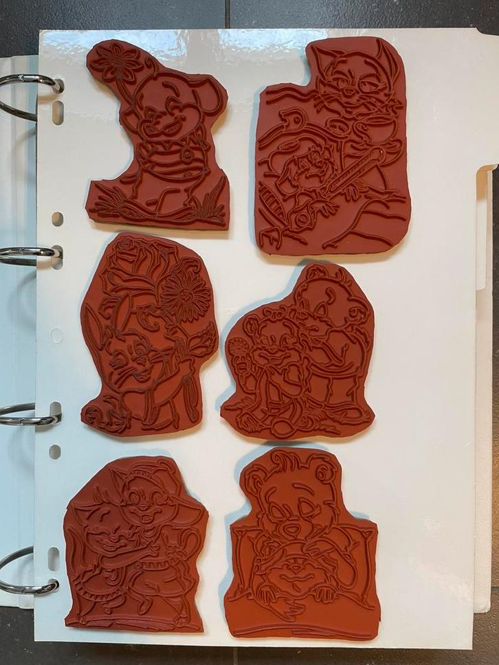 Map met 80 rubber stempels en clear stamps, Hobby en Vrije tijd, Stempelen, Zo goed als nieuw, Ophalen of Verzenden