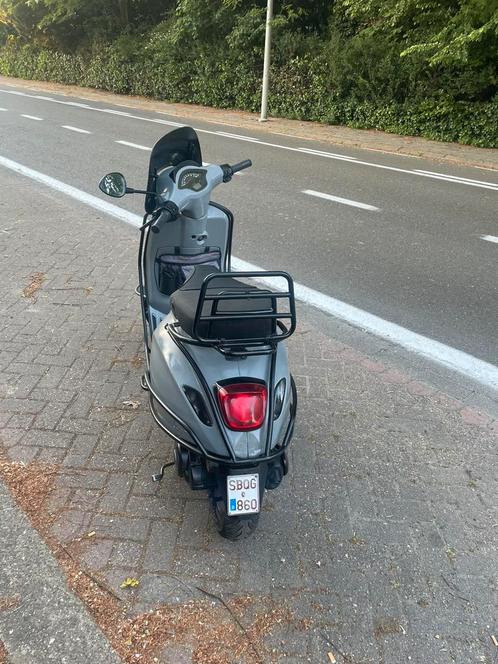 Vespa sprint Nardo Grey 2020, b klasse, Fietsen en Brommers, Scooters | Piaggio, Zo goed als nieuw, Ophalen