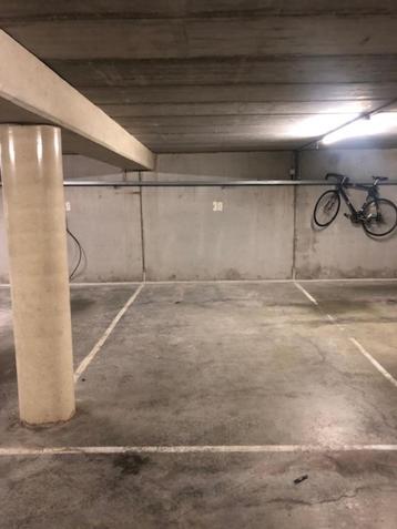 VEILIGE EN COMFORTABELE PARKEERPLAATS IN HERENT beschikbaar voor biedingen