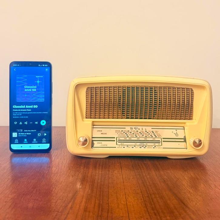 RADIO À TUBE VINTAGE BRET3 ANNÉES 1950 BLUETOOTH BAKÉLITE, Antiquités & Art, Antiquités | TV & Hi-Fi, Envoi