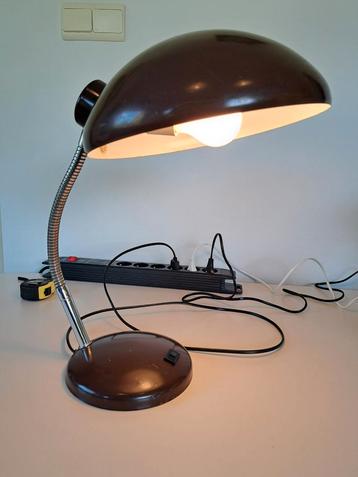 Lampe de bureau massive marron vintage disponible aux enchères