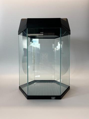 Aquarium 21,6L - Hexagon - NIEUW (+decoratie) beschikbaar voor biedingen