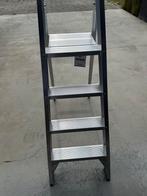 Solide professionele trapladder  PT04, Ophalen of Verzenden, Zo goed als nieuw, Ladder