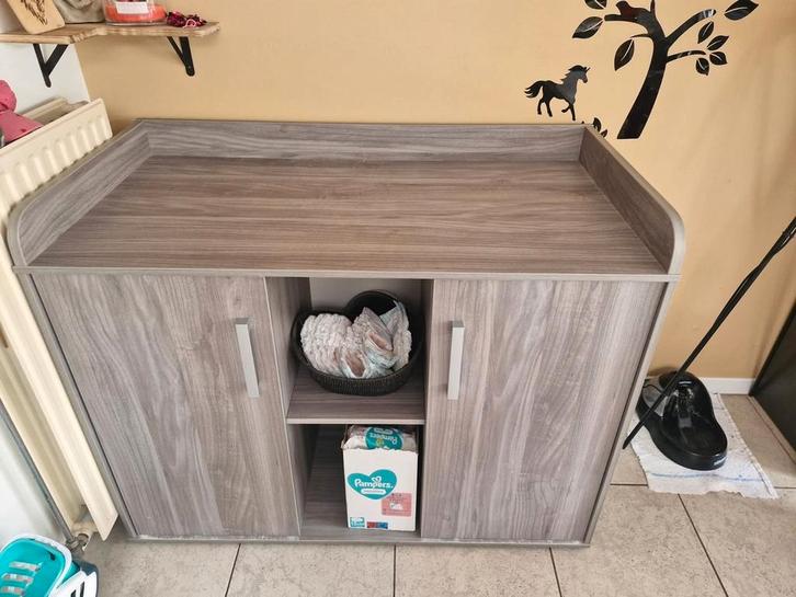 Commode / verzorgingstafel, Kinderen en Baby's, Kinderkamer | Complete kinderkamers, Zo goed als nieuw, Ophalen