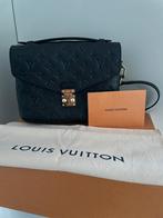 Louis Vuitton Pochette Metis 🥰 AUTHENTIEK, Handtassen en Accessoires, Tassen | Schoudertassen, Ophalen, Zo goed als nieuw, Zwart