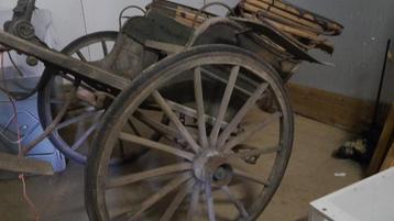 koets ongeveer honderd jaar oud