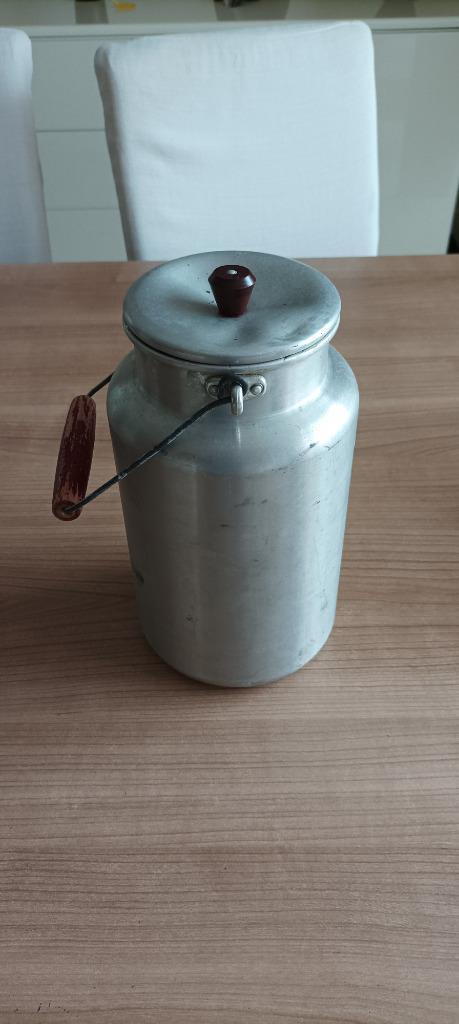 Oude vintage metalen melkkan 2 liter, Antiek en Kunst, Antiek | Brons en Koper, Ophalen of Verzenden