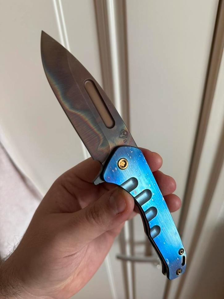 Medford praetorian slim flipper galaxy, Caravanes & Camping, Outils de camping, Neuf, Envoi