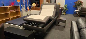 Elektrische boxspring met 4 motoren beschikbaar voor biedingen