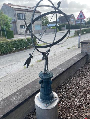 Zonnewijzer beeld voor in de tuin beschikbaar voor biedingen