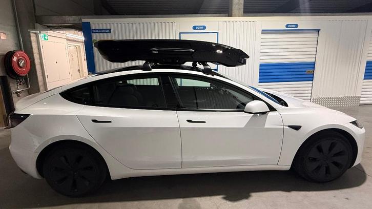 Thule Motion 3 XL low dakkoffer glanzend zwaart, Autos : Divers, Coffres de toit, Comme neuf, Enlèvement