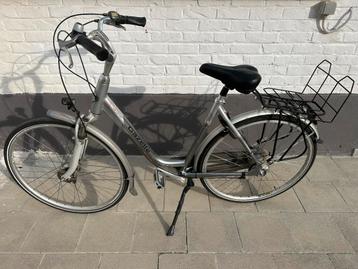 Damesfiets Gazelle met werk beschikbaar voor biedingen