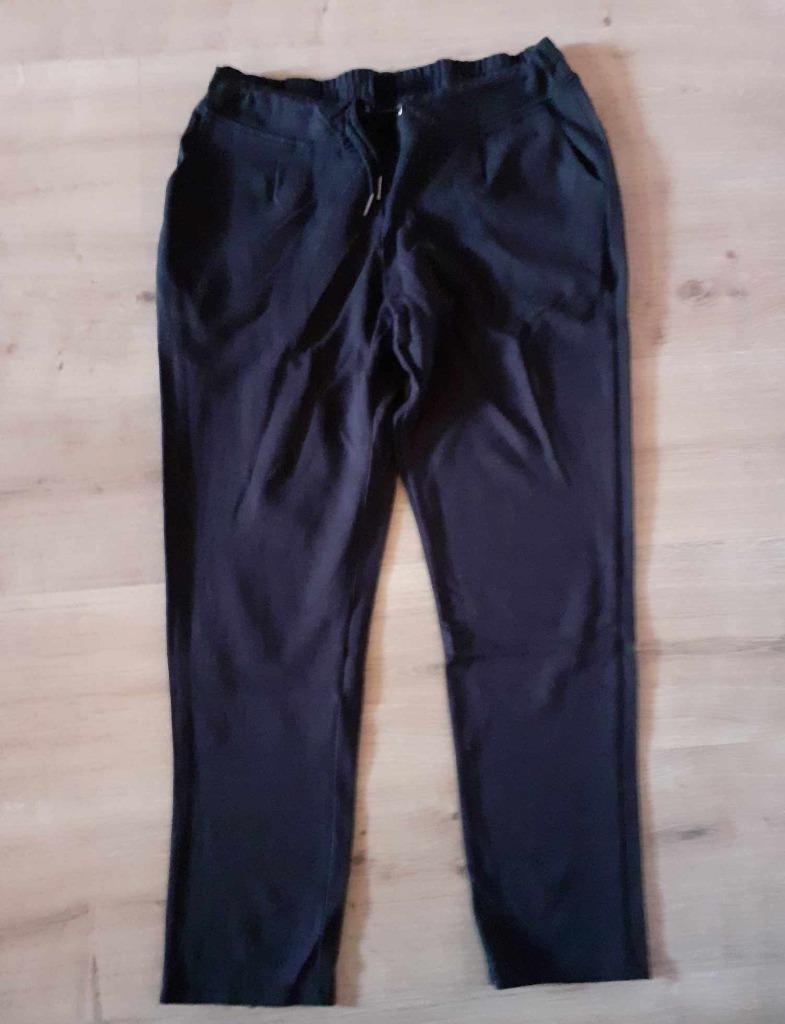 Zwarte broek elastische taille, Zwart, Maat 42/44 (L), Nieuw, Ophalen of Verzenden