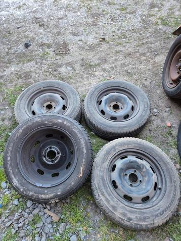 Pneu sur jante 15 ' beschikbaar voor biedingen