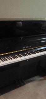 Yamaha P-121 zwarte lak blinkend, Muziek en Instrumenten, Piano's, Zwart, Ophalen of Verzenden, Zo goed als nieuw, Piano