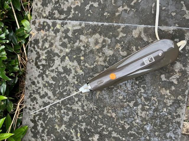 COUTEAU ÉLECTRIQUE VINTAGE SEB POP 516, Electroménager, Pièces & Accessoires, Utilisé, Enlèvement ou Envoi