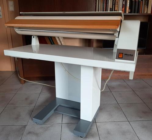 Miele strijkrol / strijkmachine, Elektronische apparatuur, Strijkijzers en Strijkplanken, Gebruikt, Ophalen