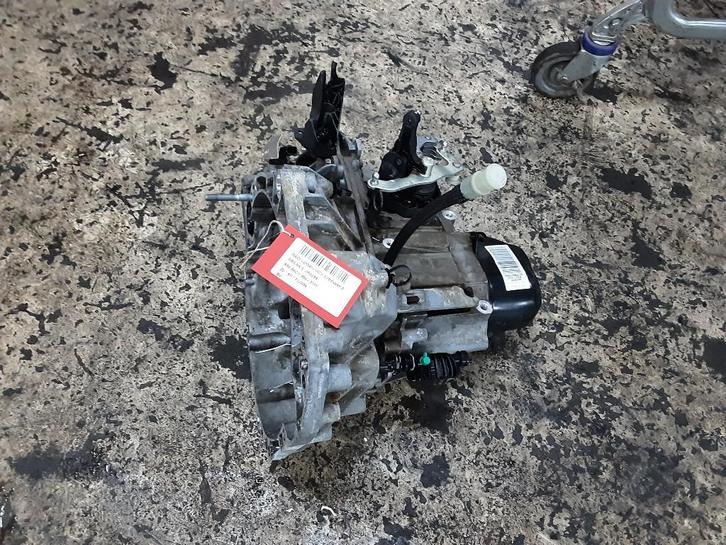 VERSNELLINGSBAK Logan MCV II / Sandero Wagon (7S) (JH3399), Auto-onderdelen, Transmissie en Toebehoren, Dacia, Gebruikt