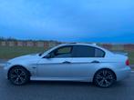 BMW 320i e90, 5 places, Carnet d'entretien, Berline, 4 portes