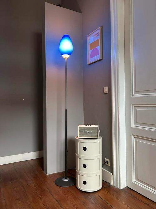 Vintage vloerlamp van Italiaans design - ‘90, Huis en Inrichting, Lampen | Vloerlampen, Gebruikt, 150 tot 200 cm, Glas, Kunststof